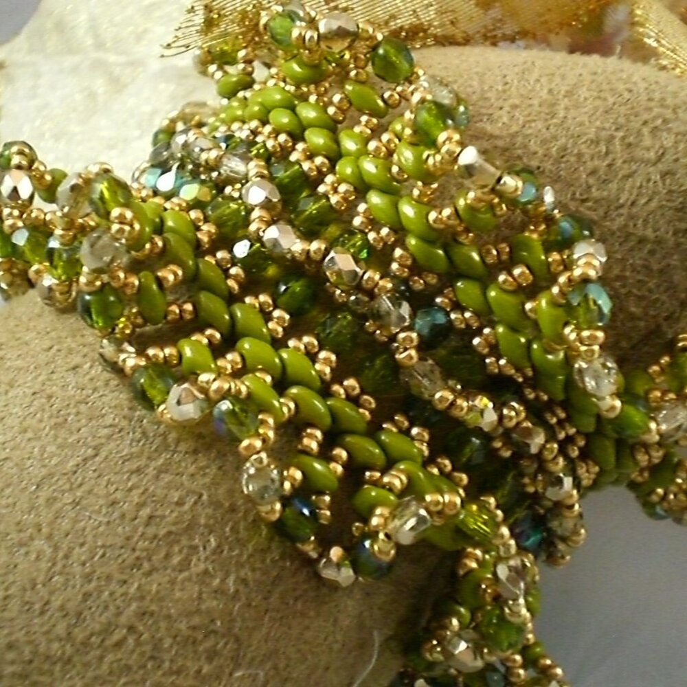 Spring Ruffle Bracelet, Hand beaded, High Fashion - Picture 4 of 5